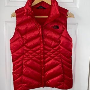 SOLD❣️The North Face 550 Vest